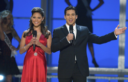 Hosts Vanessa Minnillo and Mario Lopez
