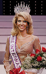 Mrs. International 2003 Michelle Fryatt