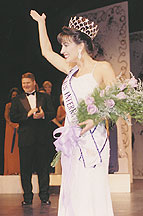 Theresa Illif waves