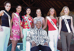 Nelson Mandella meets contestants