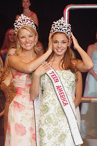 Lacey Minchew and Alysha Castonguay photo